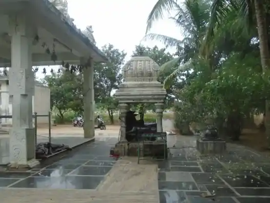 Arulmigu Manikandeeswarar Temple, Sathyamangalam - 632114 அருள்மிகு மணிகண்டீஸ்வரர் திருக்கோயில், சத்தியமங்கலம் - 632114, Vellore - Ancient Temple Architecture and History Image 2