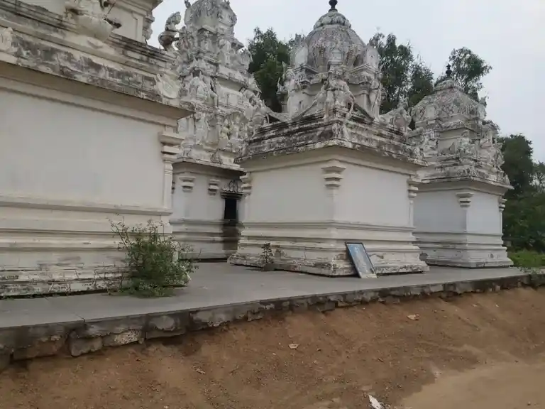 Arulmigu Manikandeeswarar Temple, Sathyamangalam - 632114 அருள்மிகு மணிகண்டீஸ்வரர் திருக்கோயில், சத்தியமங்கலம் - 632114, Vellore - Ancient Temple Architecture and History Image 7