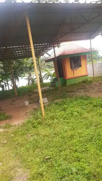 Arulmigu Maniyadi Kandan Sastha Temple, Karumbattoor, Thamaraikulam - 629707 அருள்மிகு மணியடி கண்டன் சாஸ்தா திருக்கோயில், Karumbattoor, Thamaraikulam - 629707, Kanyakumari - Ancient Temple Architecture and History Image 3