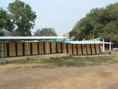 Arulmigu Mannarsamy, Pachaivazhiyamman Temple, Forestveera Sammanur, Veera Sammanur - 606801 அருள்மிகு மன்னார்சாமி , பச்சைவாழியம்மன், திருக்கோயில், Forestveera Sammanur, வீர சம்மனுர் - 606801, Tiruvannamalai - Ancient Temple Architecture and History Image 2