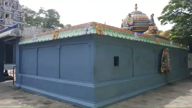 Arulmigu Mannarsamy Pachiazhiamman Temple, Ezhumedu,Panruti Taluk, Cuddalore Dt - 607104 அருள்மிகு மன்னார்சாமி பச்சைவாழியம்மன் திருக்கோயில், எழுமேடு - 607104, Cuddalore - Ancient Temple Architecture and History Image 4