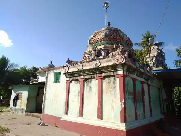 Arulmigu Mannarsamy Temple, Moongil Thottam - 609305 அருள்மிகு மன்னார்சாமி திருக்கோயில், Moongil Thottam - 609305, Mayiladuthurai - Ancient Temple Architecture and History Image 3