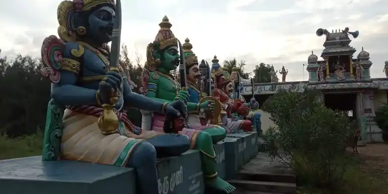 Arulmigu Mannarswamy Temple, Avvaiyaarkuppam - 604306 அருள்மிகு மன்னார்சுவாமி பச்சைவாழியம்மன் திருக்கோயில், Avvaiyaarkuppam - 604306, Viluppuram - Ancient Temple Architecture and History Image 2