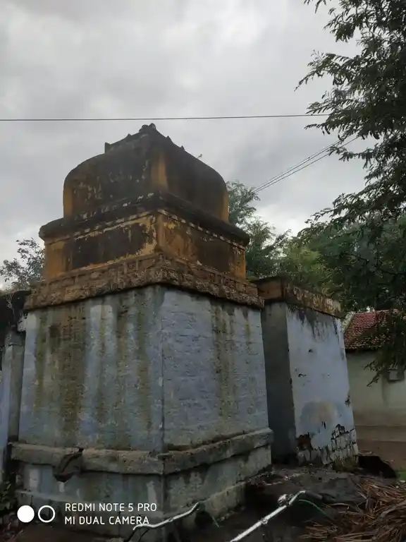 Arulmigu Mannarswamy Temple, Theevettipatty - 636351 அருள்மிகு மன்னார்சாமி திருக்கோயில், Theevettipatty - 636351, Salem - Ancient Temple Architecture and History Image 3