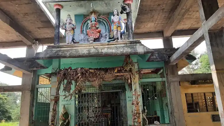 Arulmigu Mannarswamy Temple, Yerisanaam Palayam - 605103 அருள்மிகு மன்னார்சாமி திருக்கோயில், Yerisanaam Palayam - 605103, Viluppuram - Ancient Temple Architecture and History Image 2
