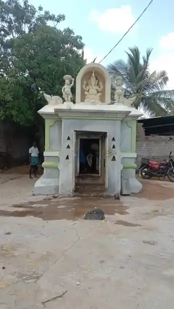 Arulmigu Mannu Pillaiyar Temple, Vadamanapakkam - 604402 Arulmigu Mannu Pillaiyar Temple, Vadamanapakkam - 604402, Tiruvannamalai - Ancient Temple Architecture and History Image 2