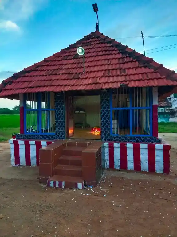 Arulmigu Manthai Muthalamman Temple, Tharmapatti - 630410 அருள்மிகு. மந்தை முத்தாலம்மன் திருக்கோயில், Tharmapatti - 630410, Sivagangai - Ancient Temple Architecture and History Image 2