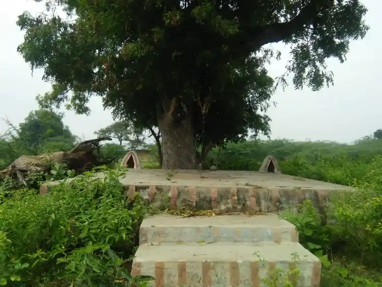 Arulmigu Manthaimuniyandavar Temple, Uriyampatti - 622203 அருள்மிகு மந்தைமுனியாண்டவர் திருக்கோயில், உரியம்பட்டி - 622203, Pudukkottai - Ancient Temple Architecture and History Image 3