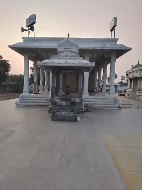 Arulmigu Mantheeswarar @Pushbagirivelayudhasamy Temple, Valliyarachal - 638111 அருள்மிகு மாந்தீஸ்வரர் மற்றும் புஷ்பகிரிவேலாயுதசாமி திருக்கோயில், வள்ளியரச்சல் - 638111, Tiruppur - Ancient Temple Architecture and History Image 2