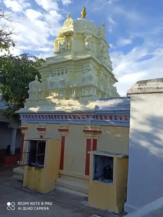 Arulmigu Maragathavalli Sameda Pusparadeeswarar Temple, Near Dam, Poondi - 601203 அருள்மிகு மரகதவள்ளி சமேத புஷ்பரதீஸ்வரர் திருக்கோயில், அணைக்கு அருகில், பூண்டி - 601203, Tiruvallur - Ancient Temple Architecture and History Image 8