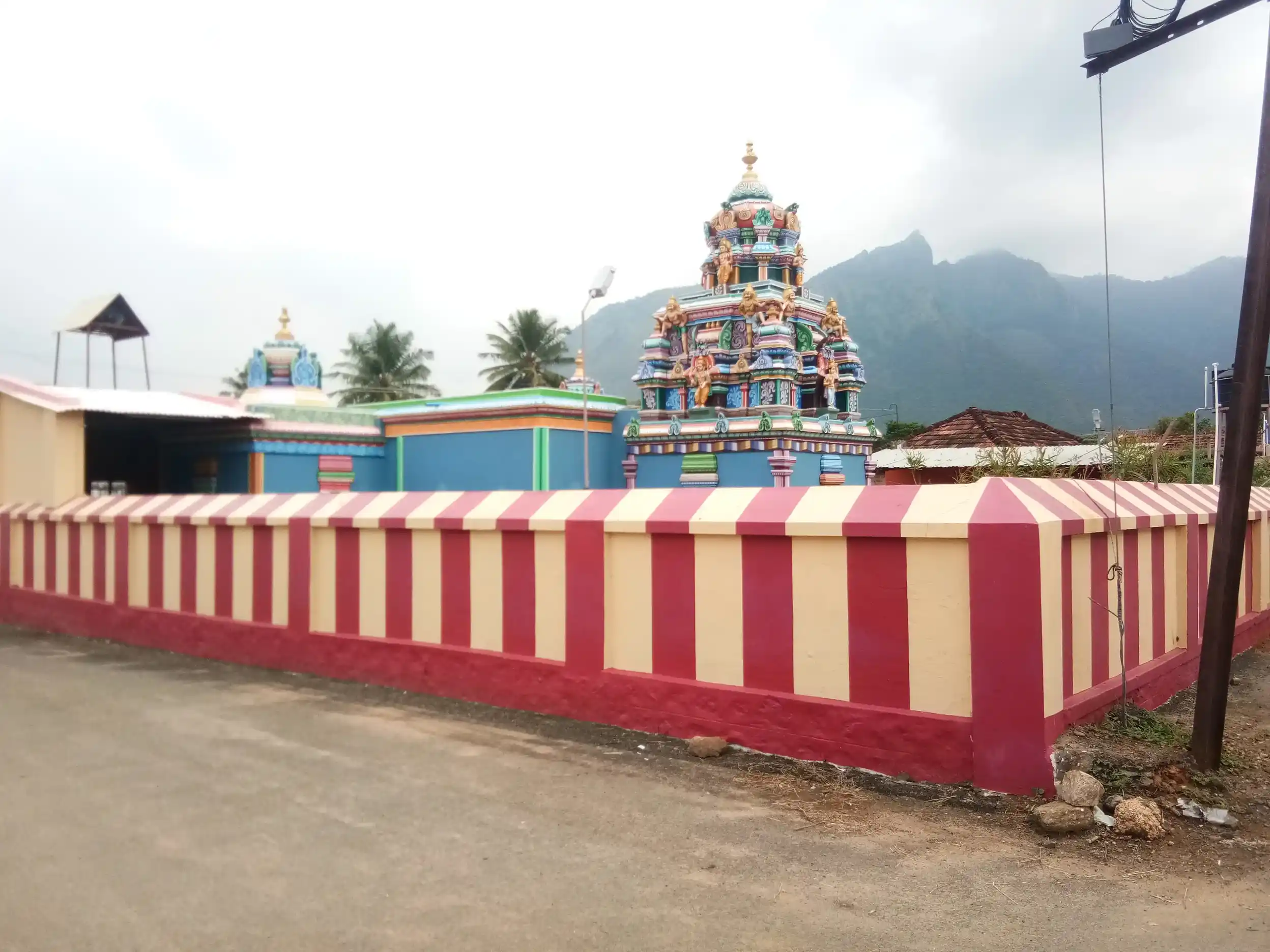 Arulmigu Mardhasalamoorthy Temple, Nadagoundenpudur, Nadagoundenpudur - 641101 அருள்மிகு மருதாசலமூர்த்தி திருக்கோயில், நடகௌண்டன்புதூர், Nadagoundenpudur - 641101, Coimbatore - Ancient Temple Architecture and History Image 5