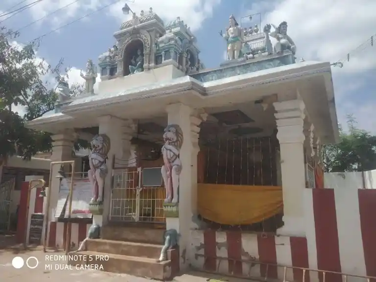 Arulmigu Mariamman Kaliamman Bagavathiamman And Muthallamman Temple, Vadamadurai - 624802 அருள்மிகு மாரியம்மன் காளியம்மன், பகவதியம்மன் மற்றும் முத்தாலம்மன் திருக்கோயில், வட மதுரை - 624802, Dindigul - Ancient Temple Architecture and History Image 4