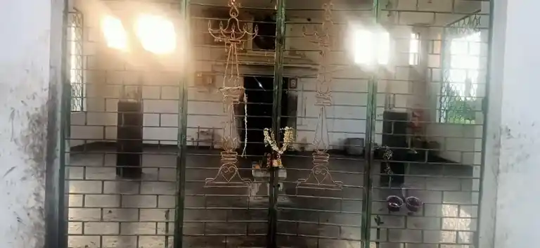 Arulmigu Mariamman, Kaliamman Pedariamman Temple, Siramelkudi - 614903 அருள்மிகு மாரியம்மன்,பிடாரியம்மன், காளியம்மன் வகையறா திருக்கோயில், Siramelkudi - 614903, Thanjavur - Ancient Temple Architecture and History Image 2