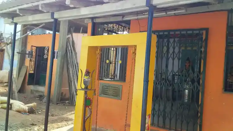 Arulmigu Mariamman, Maduraiveeran Etc. Temples, Erode - 638001 அருள்மிகு மாரியம்மன் மதுரைவீரன் வகையறா திருக்கோயில், Erode - 638001, Erode - Ancient Temple Architecture and History Image 2