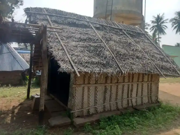 Arulmigu Mariamman Maduraiveeran Temple, Pudupatty - 637407 அருள்மிகு மாரியம்மன், மதுரைவீரன் திருக்கோயில், Pudupatty - 637407, Namakkal - Ancient Temple Architecture and History Image 4