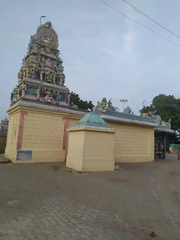 Arulmigu Mariamman Maduraveeraswamy Temple, Manparai - 621010 Arulmigu Mariamman maduraveeraswamy temple, Manparai - 621010, Thiruchirappalli - Ancient Temple Architecture and History Image 2