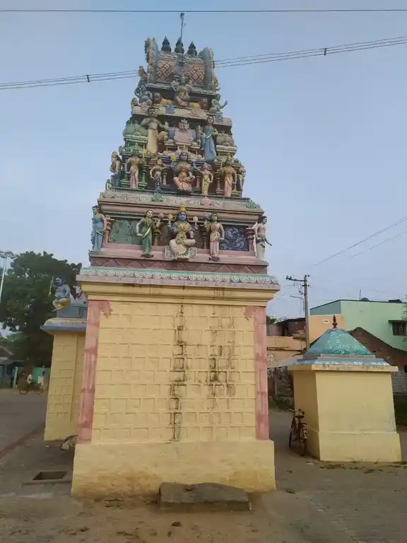 Arulmigu Mariamman Maduraveeraswamy Temple, Manparai - 621010 Arulmigu Mariamman maduraveeraswamy temple, Manparai - 621010, Thiruchirappalli - Ancient Temple Architecture and History Image 3
