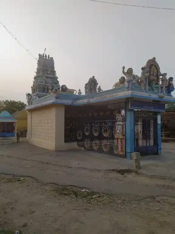 Arulmigu Mariamman Maduraveeraswamy Temple, Manparai - 621010 Arulmigu Mariamman maduraveeraswamy temple, Manparai - 621010, Thiruchirappalli - Ancient Temple Architecture and History Image 5