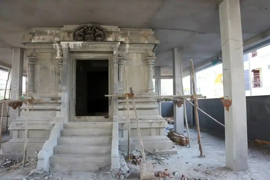 Arulmigu Mariamman , Makaliamman, Vandi Muniappan Temple, Ramanathapuram, Coimbatore - 641045 அருள்மிகு மாரியம்மன் மாகாளியம்மன் வண்டி முனியப்பன் திருக்கோயில், Ramanathapuram, கோவை - 641045, Coimbatore - Ancient Temple Architecture and History Image 2