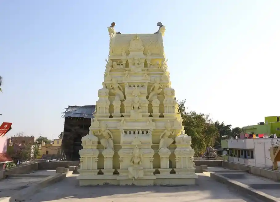 Arulmigu Mariamman , Makaliamman, Vandi Muniappan Temple, Ramanathapuram, Coimbatore - 641045 அருள்மிகு மாரியம்மன் மாகாளியம்மன் வண்டி முனியப்பன் திருக்கோயில், Ramanathapuram, கோவை - 641045, Coimbatore - Ancient Temple Architecture and History Image 4