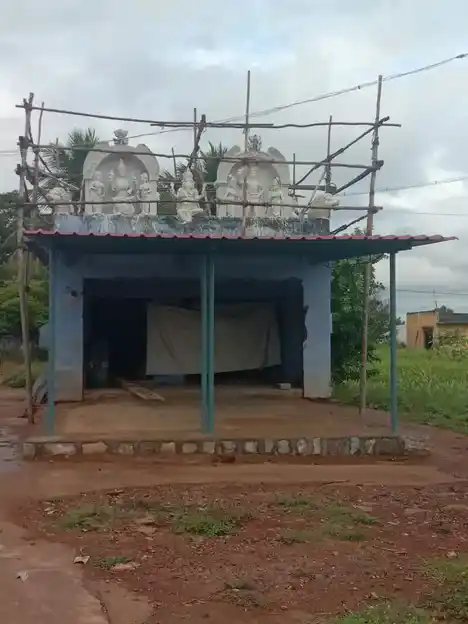 Arulmigu Mariamman Mathuraiveen Temple, Nerunjikadu, Kannoorpatty - 637014 அருள்மிகு மாரியம்மன் , மதுரைவீரன் திருக்கோயில், நெருஞ்சிக்காடு, Kannoorpatty - 637014, Namakkal - Ancient Temple Architecture and History Image 3