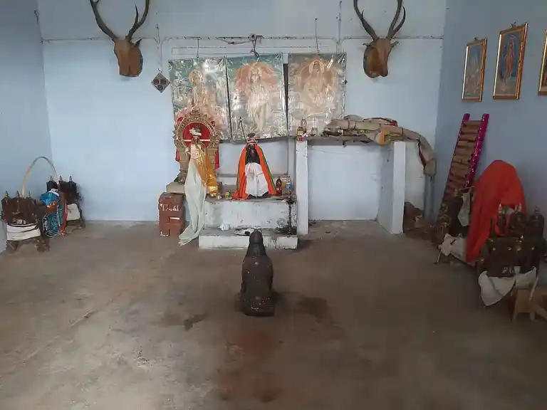 Arulmigu Mariamman, Muniappan And Kandaswamy Temple, Kalleripatty - 636117 அருள்மிகு மாரியம்மன், முனியப்பன் மற்றும் கந்தசாமி திருக்கோயில், Kalleripatty - 636117, Salem - Ancient Temple Architecture and History Image 2