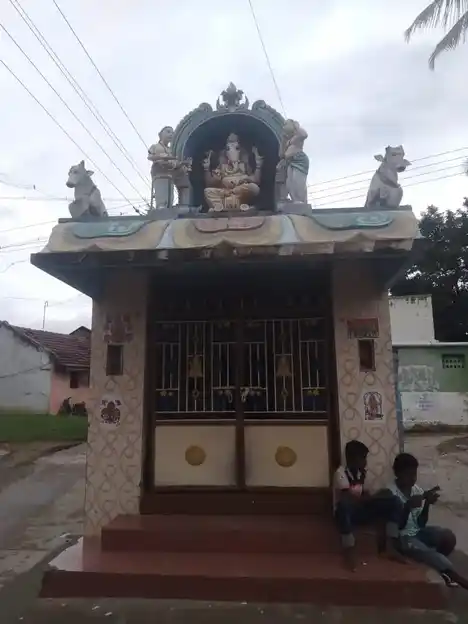Arulmigu Mariamman Pillaiyar And Vediappan Temple, Nadupattu - 606806 அருள்மிகு வேடியப்பன், பிள்ளையார், அம்மச்சார் திருக்கோயில், Nadupattu - 606806, Tiruvannamalai - Ancient Temple Architecture and History Image 3