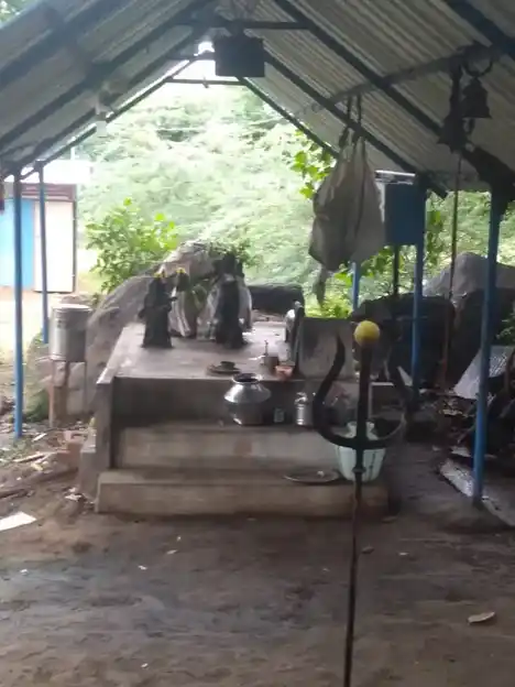 Arulmigu Mariamman Pillaiyar And Vediappan Temple, Nadupattu - 606806 அருள்மிகு வேடியப்பன், பிள்ளையார், அம்மச்சார் திருக்கோயில், Nadupattu - 606806, Tiruvannamalai - Ancient Temple Architecture and History Image 13