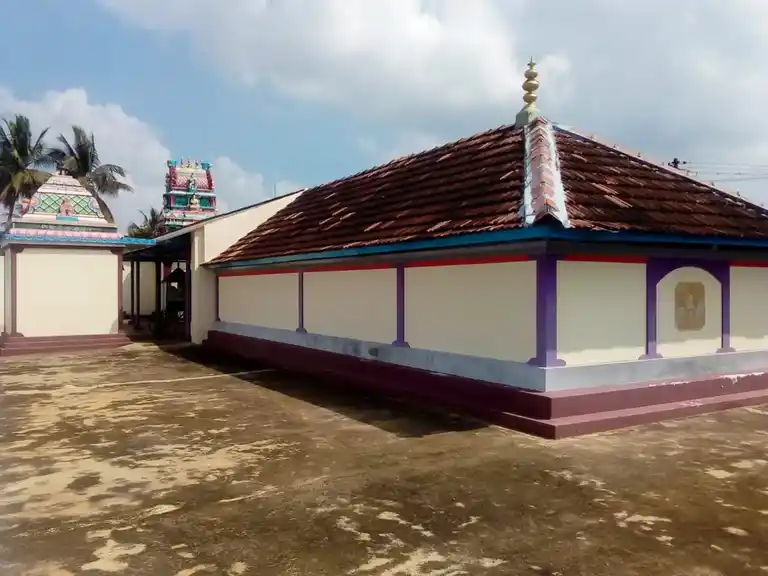 Arulmigu Mariamman Sellandiamman Temple, Udukkampalayam - 642207 அருள்மிகு மாரியம்மன், செல்லாண்டியம்மன் திருக்கோயில், Udukkampalayam - 642207, Tiruppur - Ancient Temple Architecture and History Image 2