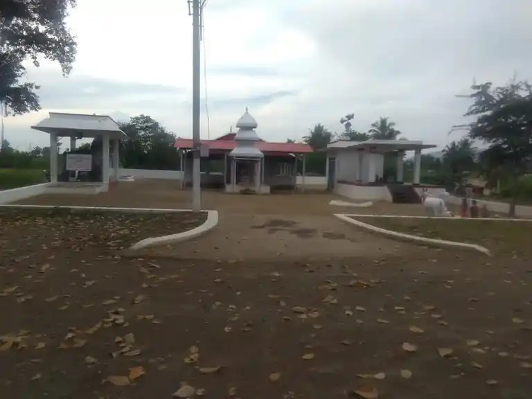 Arulmigu Mariamman Temple, Arasiramani Bit.1 - 637104 அருள்மிகு மாரியம்மன் திருக்கோயில், Arasiramani Bit.1 - 637104, Salem - Ancient Temple Architecture and History Image 3