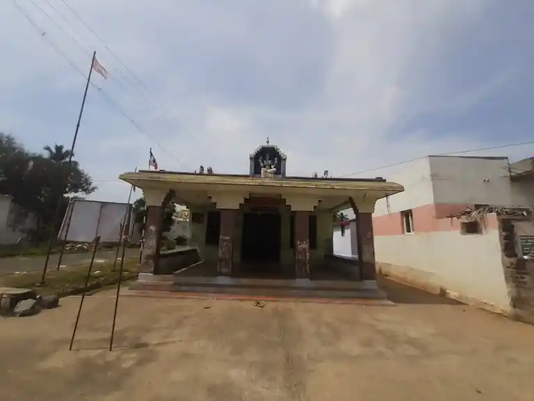 Arulmigu Mariamman Temple, Chinnapperichipalayam - 638301 அருள்மிகு மாரியம்மன், மதுரைவீரன் திருக்கோயில், வரதநல்லூர், வரதநல்லூர் - 638301, Erode - Ancient Temple Architecture and History Image 9