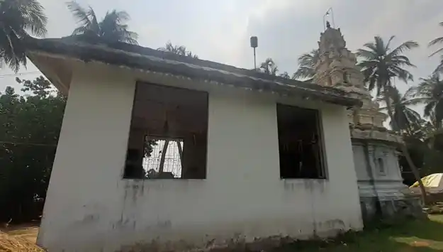 Arulmigu Mariamman Temple, Kottasirupattakkarai - 614705 அருள்மிகு மாரியம்மன் திருக்கோயில், Kottasirupattakkarai - 614705, Thiruvarur - Ancient Temple Architecture and History Image 4