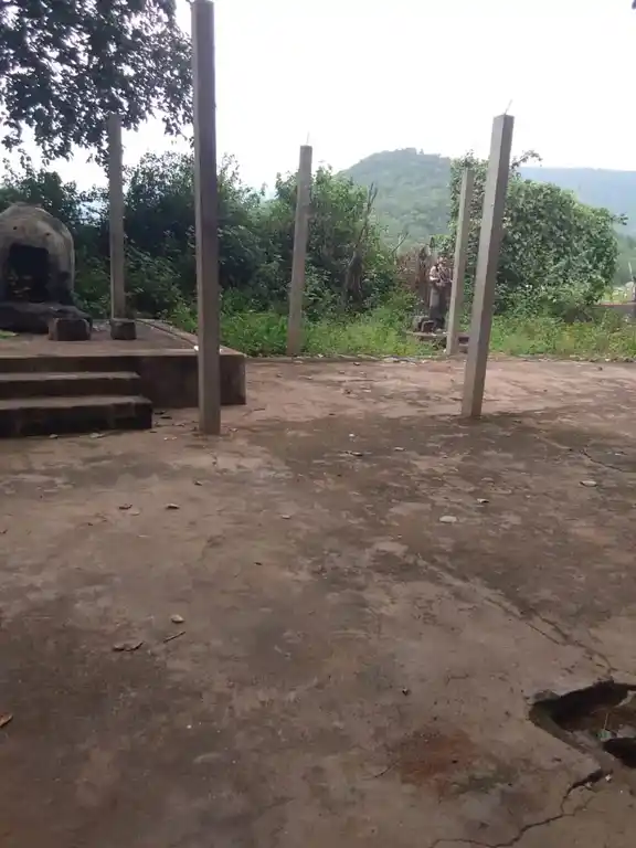 Arulmigu Mariamman Temple, Kurumbapatti - 624401 அருள்மிகு மாரியம்மன் கோயில், Kurumbapatti - 624401, Dindigul - Ancient Temple Architecture and History Image 2