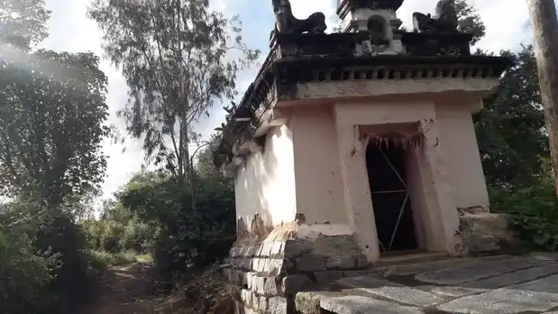 Arulmigu Mariamman Temple, Mallachandram, Thalli - 635118 அருள்மிகு மாரியம்மன் திருக்கோயில், Mallachandram, Thalli - 635118, Krishnagiri - Ancient Temple Architecture and History Image 2