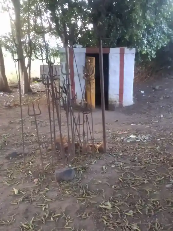 Arulmigu Mariamman Temple, Mariyathanahalli, Jarugu - 636807 அருள்மிகு மாரியம்மன் திருக்கோயில், மாரியாத்தானஹள்ளி, ஜாகுரு - 636807, Dharmapuri - Ancient Temple Architecture and History Image 3