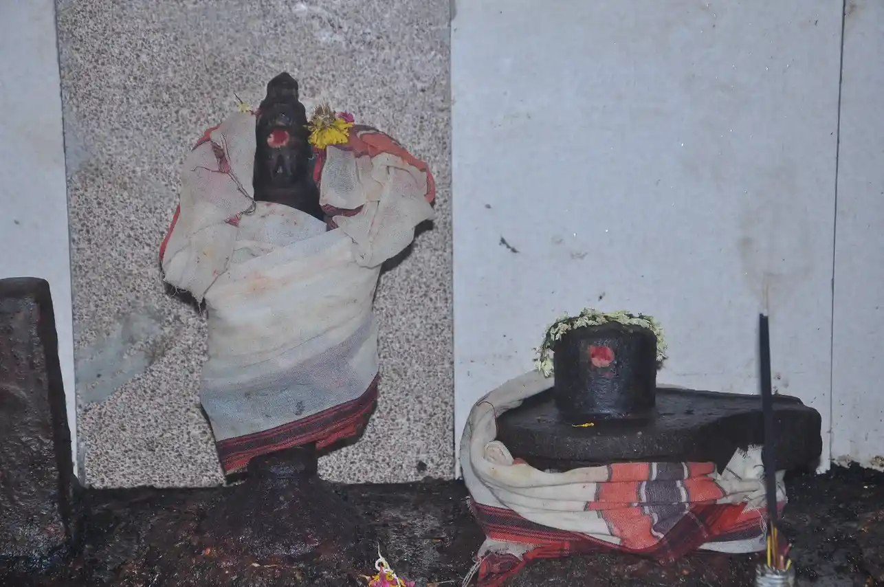 Arulmigu Mariamman Temple, Melavalakkarai - 610204 Arulmigu Mariamman Temple, Melavalakkarai - 610204, Nagapattinam - Ancient Temple Architecture and History Image 4