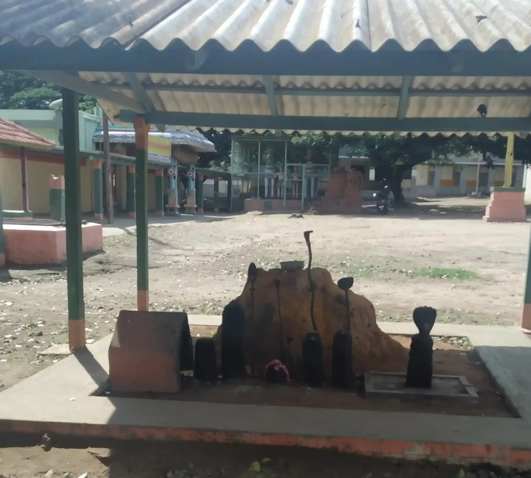 Arulmigu Mariamman Temple, Mylaripayam, Vilankurichy - 641035 அருள்மிகு மாரியம்மன் திருக்கோயில், Mylaripayam, விலங்குறிச்சி - 641035, Coimbatore - Ancient Temple Architecture and History Image 2