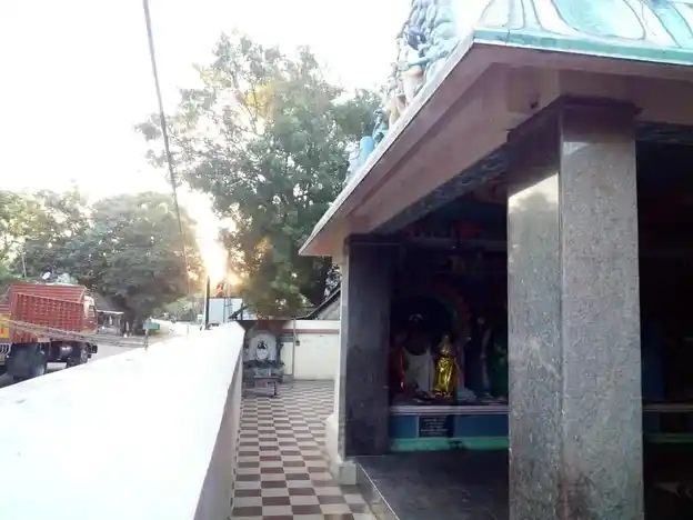 Arulmigu Mariamman Temple, Narasinganpettai - 609802 Arulmigu Mariamman Temple, Narasinganpettai - 609802, Thanjavur - Ancient Temple Architecture and History Image 2