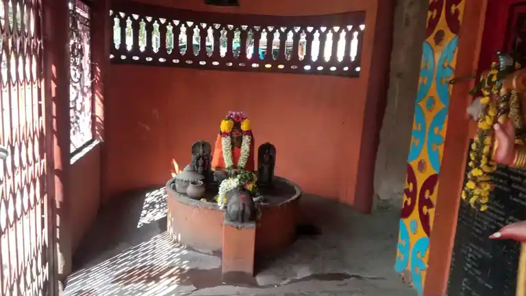 Arulmigu Mariamman Temple, Near Pennagarm Court, Paruvathanahalli - 636810 அருள்மிகு மாரியம்மன் திருக்கோயில், Near Pennagarm Court, Paruvathanahalli - 636810, Dharmapuri - Ancient Temple Architecture and History Image 2