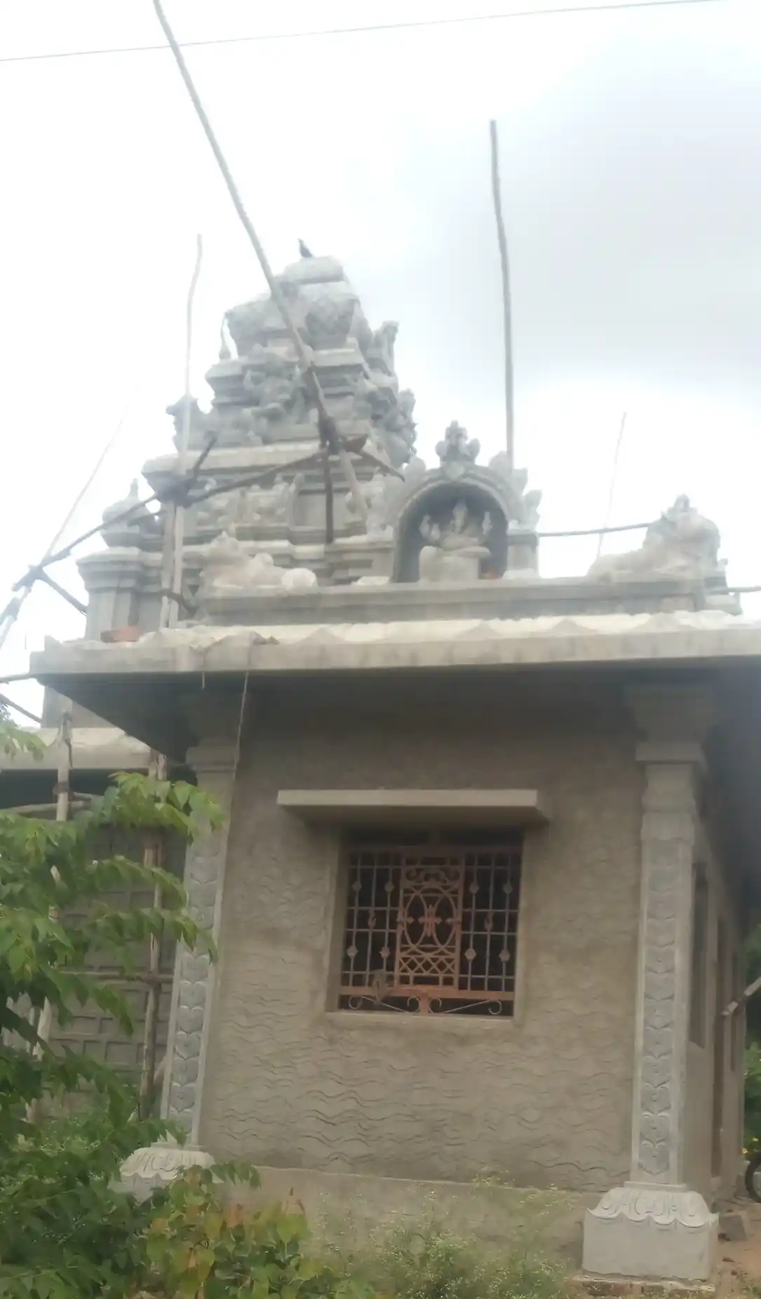 Arulmigu Mariamman Temple, Near Solakottai, Vellolai - 636807 அருள்மிகு மாரியம்மன் திருக்கோயில், Near Solakottai, Vellolai - 636807, Dharmapuri - Ancient Temple Architecture and History Image 4