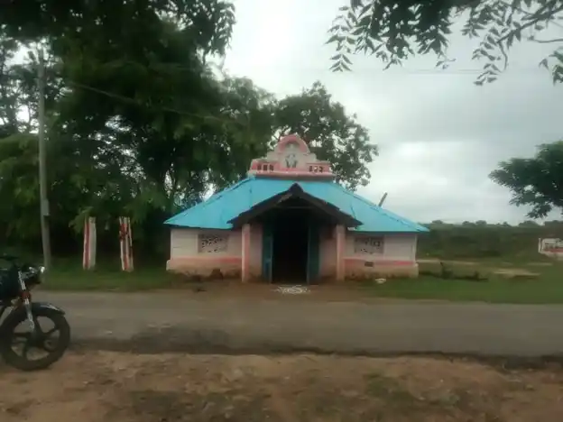 Arulmigu Mariamman Temple, Ottakkovilpatti - 625103 அருள்மிகு மாரியம்மன் கோயில், Ottakkovilpatti - 625103, Madurai - Ancient Temple Architecture and History Image 4