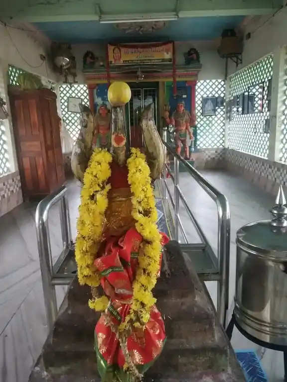 Arulmigu Mariamman Temple, Thozhuvathu Medu - 611105 அருள்மிகு மாரியம்மன் திருக்கோயில், Thozhuvathu Medu - 611105, Nagapattinam - Ancient Temple Architecture and History Image 3