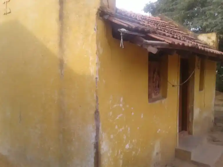 Arulmigu Mariamman Temple, Thumbipadi, Omalur - 636455 அருள்மிகு மாரியம்மன் திருக்கோயில், Thumbipadi, Omalur - 636455, Salem - Ancient Temple Architecture and History Image 2