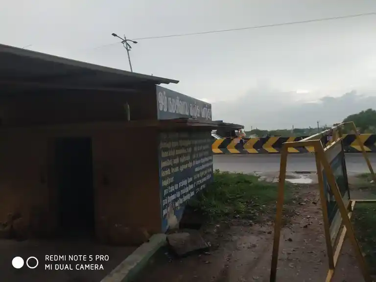 Arulmigu Mariamman Temple, Vellaikkavundanpalaiyam - 636701 அருள்மிகு மாரியம்மன் திருக்கோயில், Vellaikkavundanpalaiyam - 636701, Dharmapuri - Ancient Temple Architecture and History Image 2