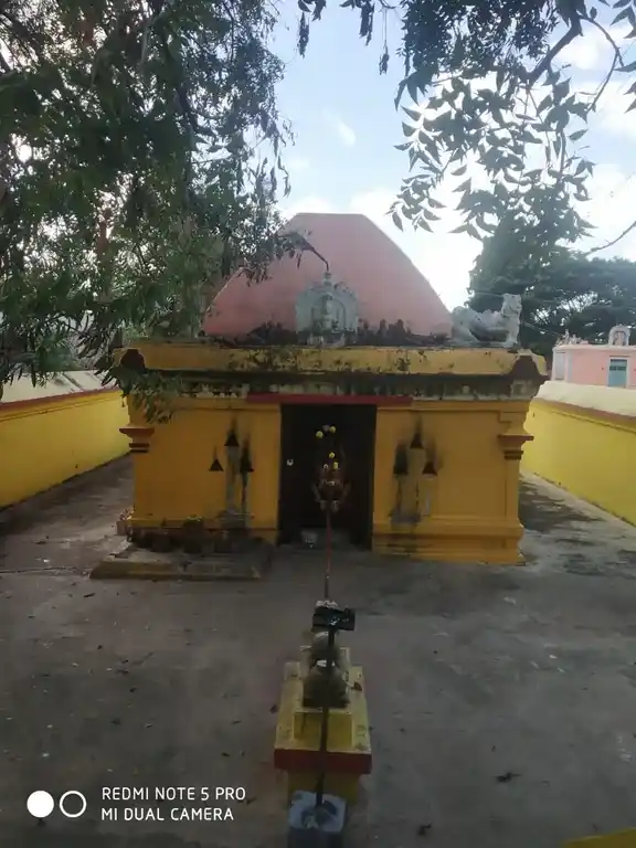 Arulmigu Mariamman Vagaiyara Temple, Jammanapudur - 635652 அருள்மிகு மாரியம்மன் அரவட்ட மாரியம்மன் திருக்கோயில், ஜம்மனப்புதுர் - 635652, Thirupathur - Ancient Temple Architecture and History Image 3