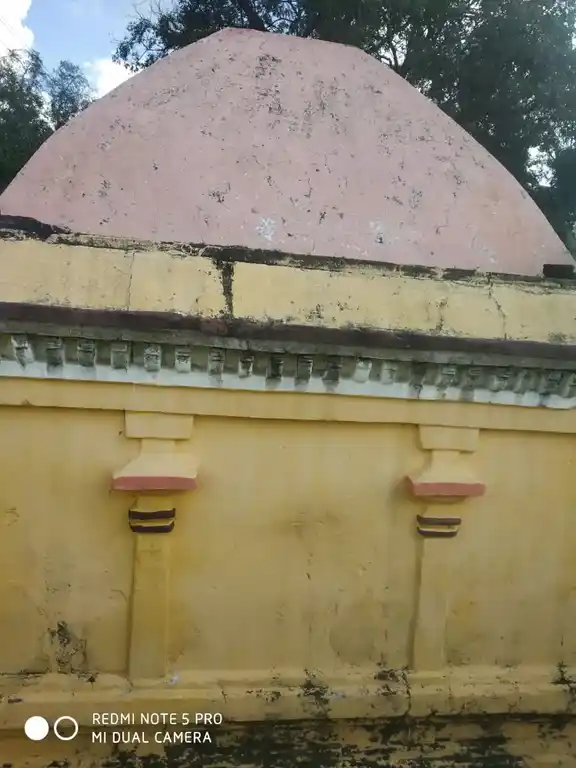 Arulmigu Mariamman Vagaiyara Temple, Jammanapudur - 635652 அருள்மிகு மாரியம்மன் அரவட்ட மாரியம்மன் திருக்கோயில், ஜம்மனப்புதுர் - 635652, Thirupathur - Ancient Temple Architecture and History Image 4