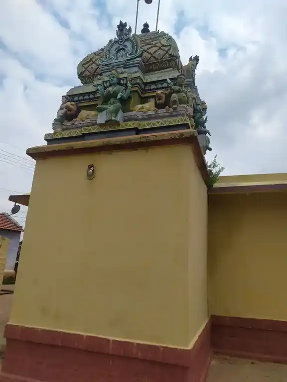 Arulmigu Mariammman Temple, Karveppampatti - 637304 அருள்மிகு மாரியம்மன் திருக்கோயில், Karveppampatti - 637304, Namakkal - Ancient Temple Architecture and History Image 3