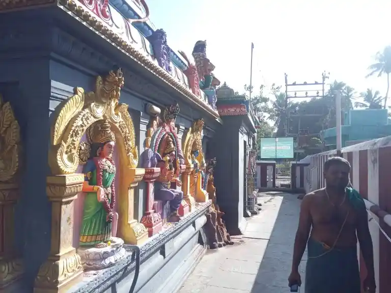 Arulmigu Mariyamman and Selliamman Temple, Madhurantakam - 603306 அருள்மிகு மாரியம்மன் மற்றும் செல்லியம்மன் திருக்கோயில், மதுராந்தகம் - 603306, Chengalpattu - Ancient Temple Architecture and History Image 3