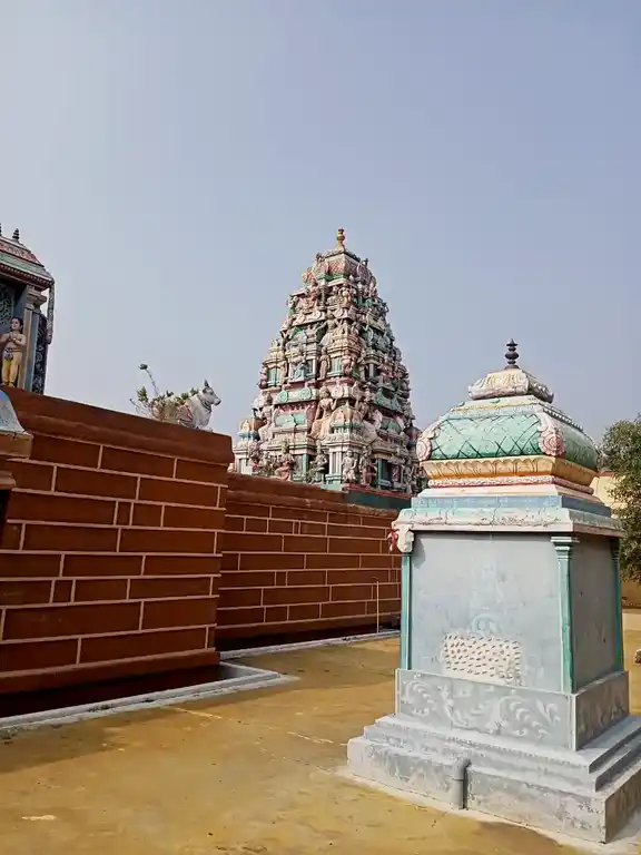 Arulmigu Mariyamman,Bagavathiamman,Padavettiyamman,Vinayakr Temple, Solasiramani - 637210 அருள்மிகு மாரியம்மன் பகவதியம்மன் விநாயகர் திருக்கோயில், சோழசிராமணி - 637210, Namakkal - Ancient Temple Architecture and History Image 4