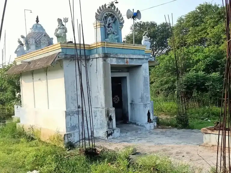 Arulmigu Mariyamman Iyyanar Temple, Aadhichanur - 605757 Arulmigu Mariyamman Iyyanar Temple, Aadhichanur - 605757, Viluppuram - Ancient Temple Architecture and History Image 2